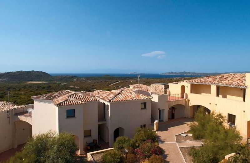 Orovacanze Alba Di Luna Santa Teresa Gallura Exterior photo
